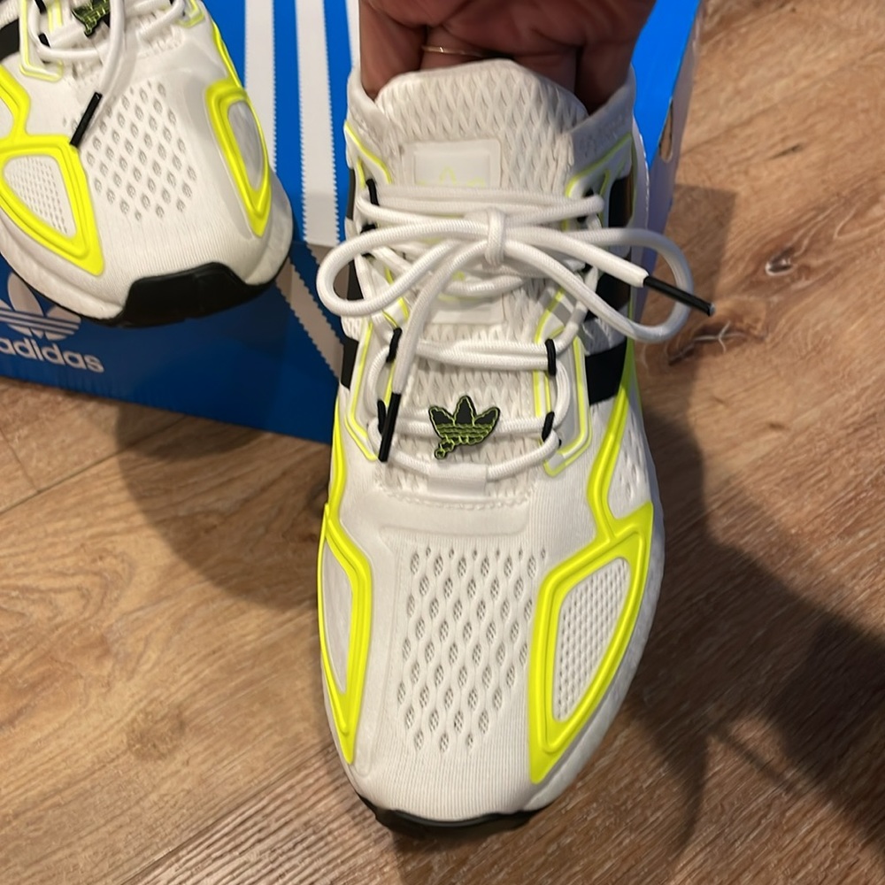 Adidas boost shoes - Picture 3 of 8